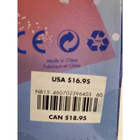 2015 Disney Store - Snow White Classic Doll – 11 1/2'' - Picture 4 of 4